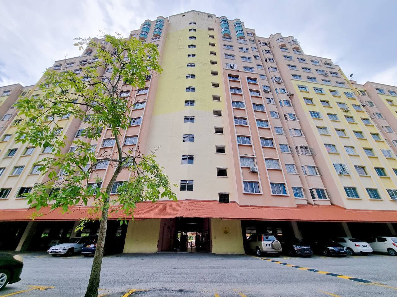 Desaminium Flora Apartment Equine Park Seri Kemban - photo 1