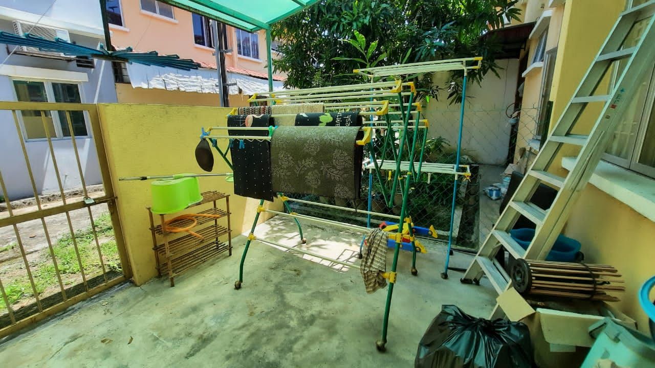 Double Storey Seksyen 8 Bandar Baru Bangi END  LOT - photo 2