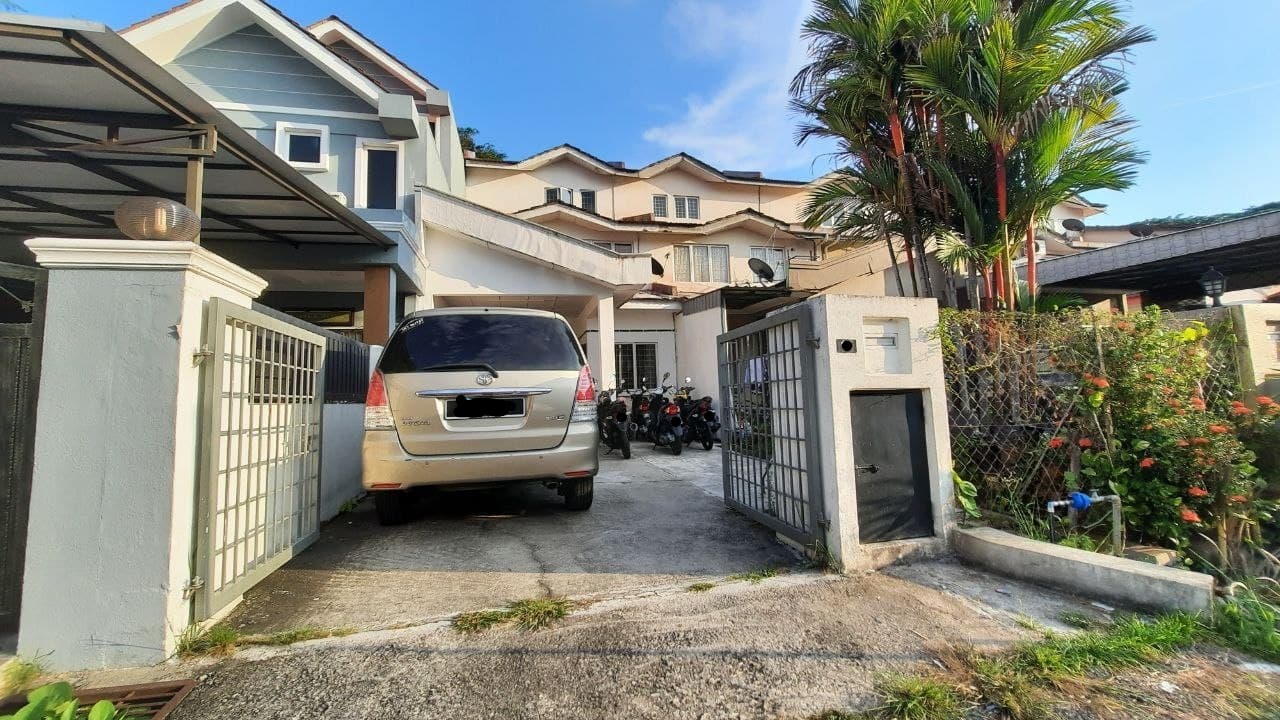 Rumah 2 Tingkat Setengah Seksyen 4 Tambahan