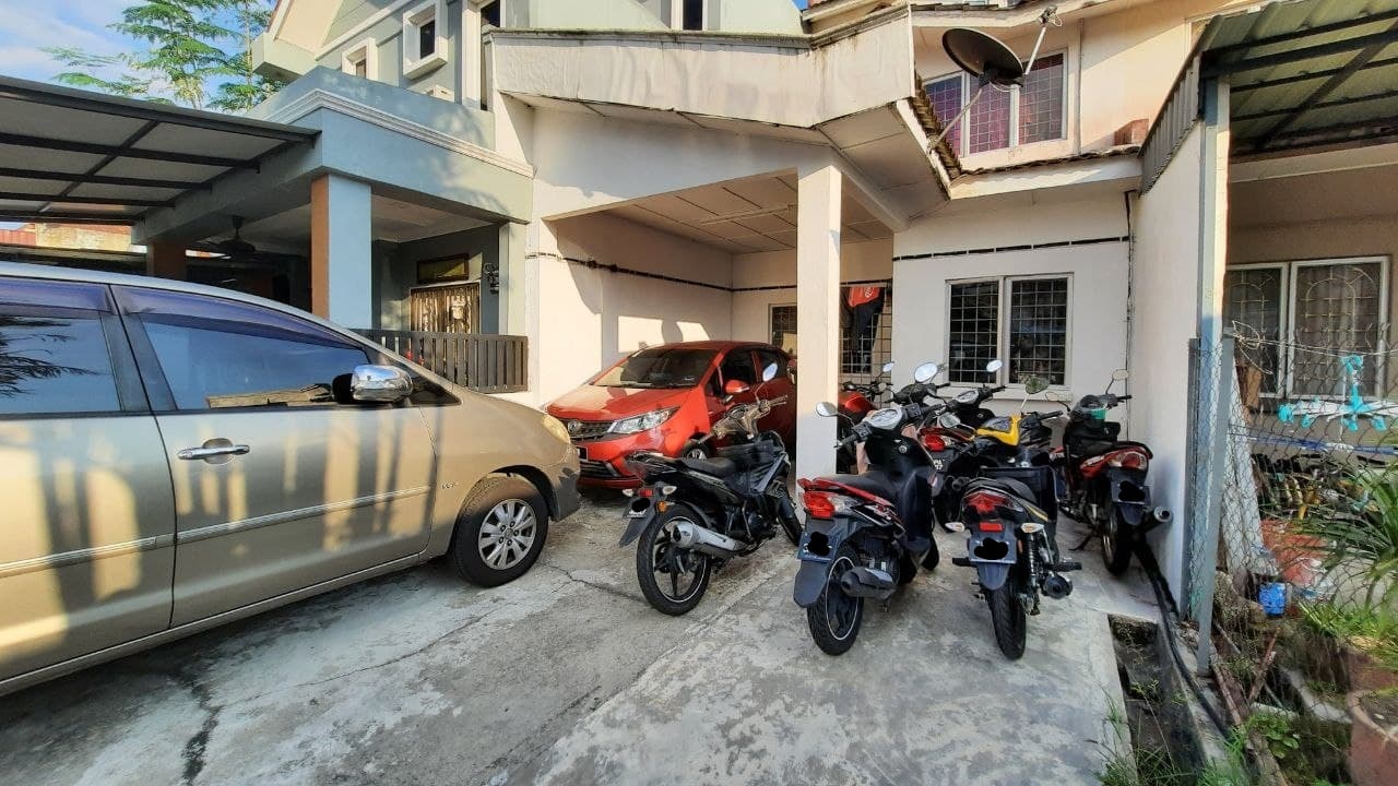 Rumah 2 Tingkat Setengah Seksyen 4 Tambahan - photo 2