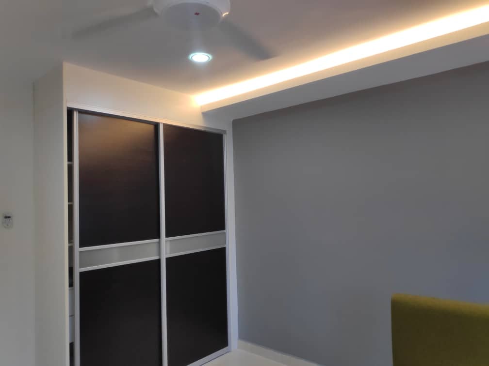 Three Storey Terrace Venture Heights ,Seri Kembang - photo 8