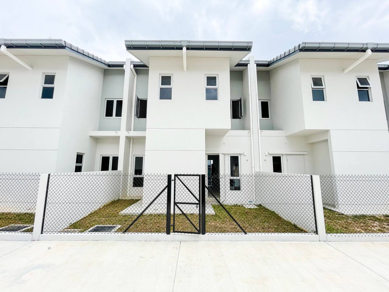 Double Storey Intermediate Terrace House Serenia C - photo 6