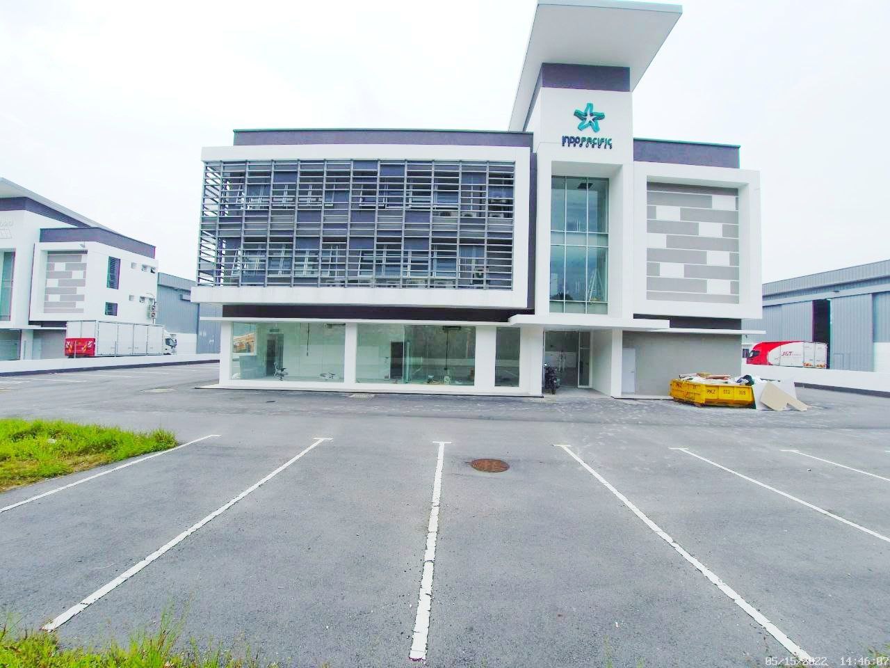 3 STOREY WAREHOUSE SERENIA CITY INDUSTRIAL PARK SE