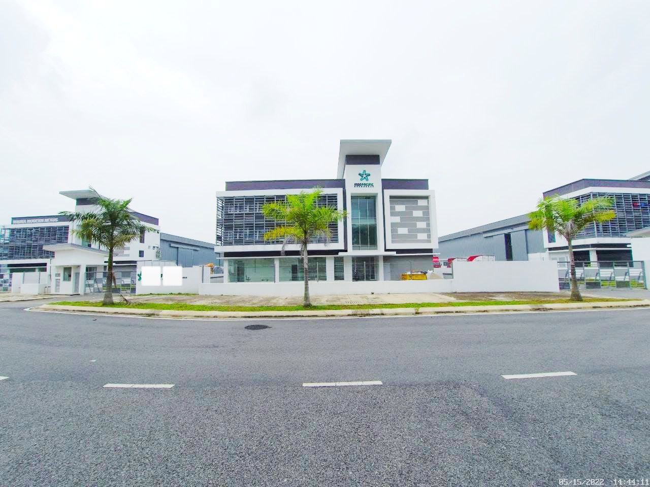 3 STOREY WAREHOUSE SERENIA CITY INDUSTRIAL PARK SE - photo 2