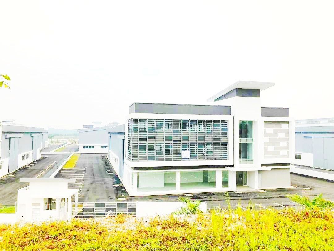3 STOREY WAREHOUSE SERENIA CITY INDUSTRIAL PARK SE - photo 3