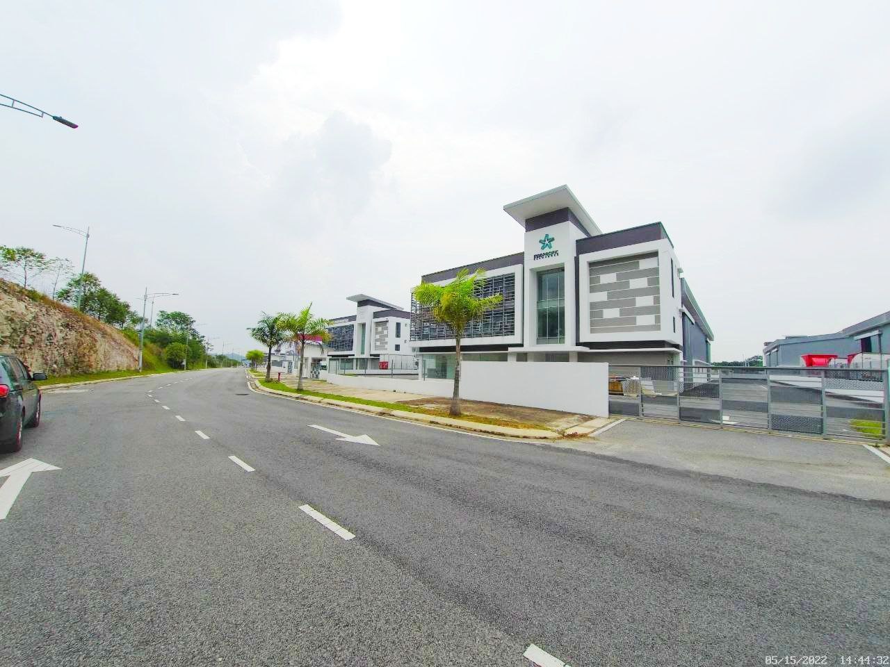 3 STOREY WAREHOUSE SERENIA CITY INDUSTRIAL PARK SE - photo 5