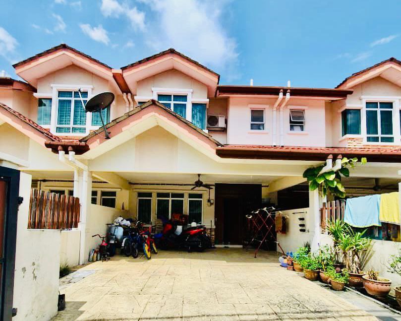 RENOVATED DOUBLE STOREY TAMAN PELANGI SEMENYIH