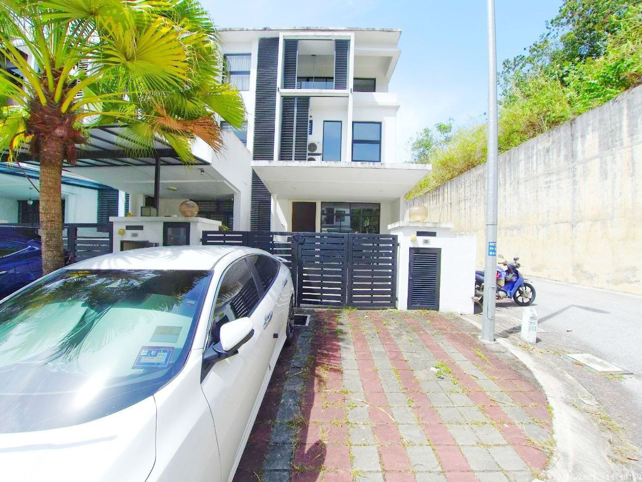 END LOT 3 STOREY EDEN JALIL TAMAN SERDANG HEIGHTS