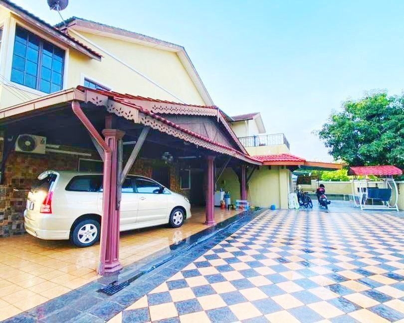 CORNER LOT FULLY RENOVATED DOUBLE STOREY SEKSYEN 7 - photo 3