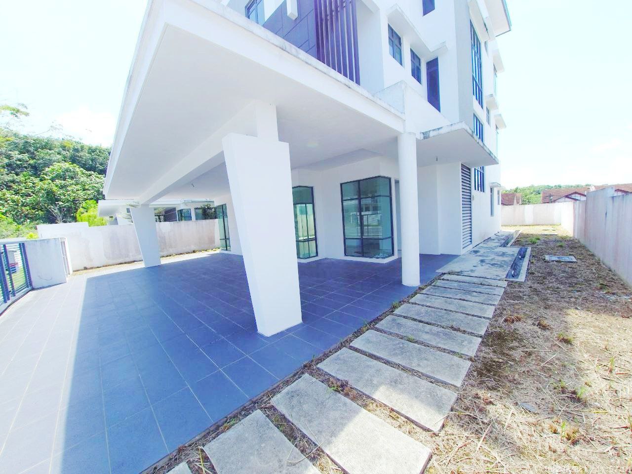 3 STOREY BUNGALOW LAMBAIAN RESIDENCE BANGI - photo 2