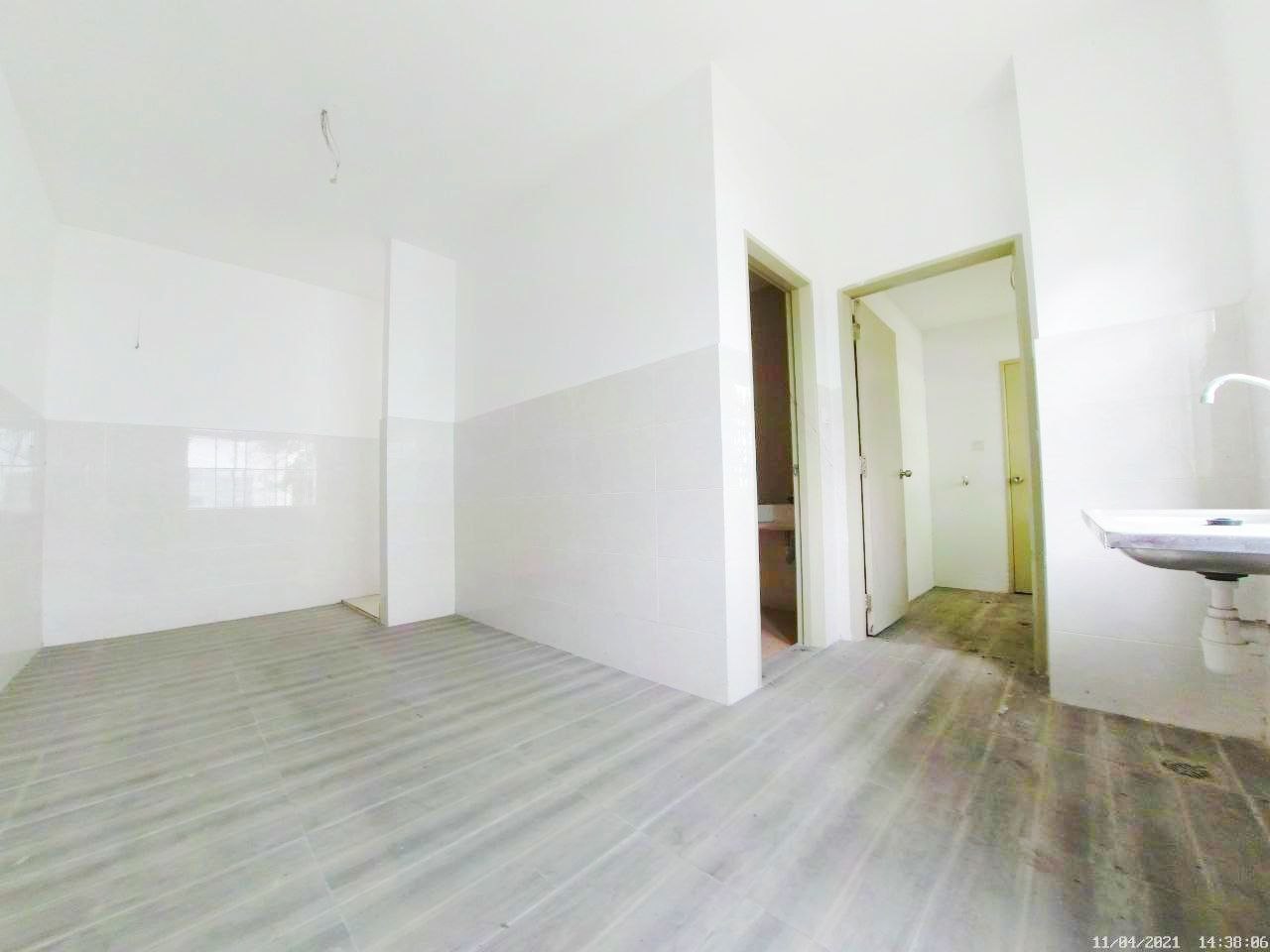 FACING LAKE 2 5 STOREY SUPERLINK CLOVER HOMES SEME - photo 5