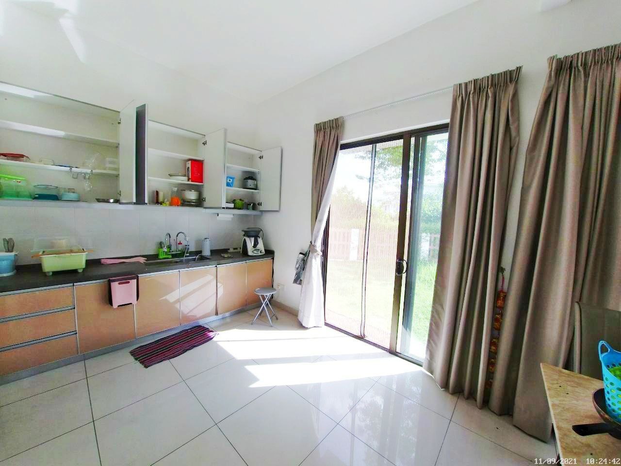 CORNER LOT FULLY FURNISHED DOUBLE STOREY SEMI-D LE - photo 9