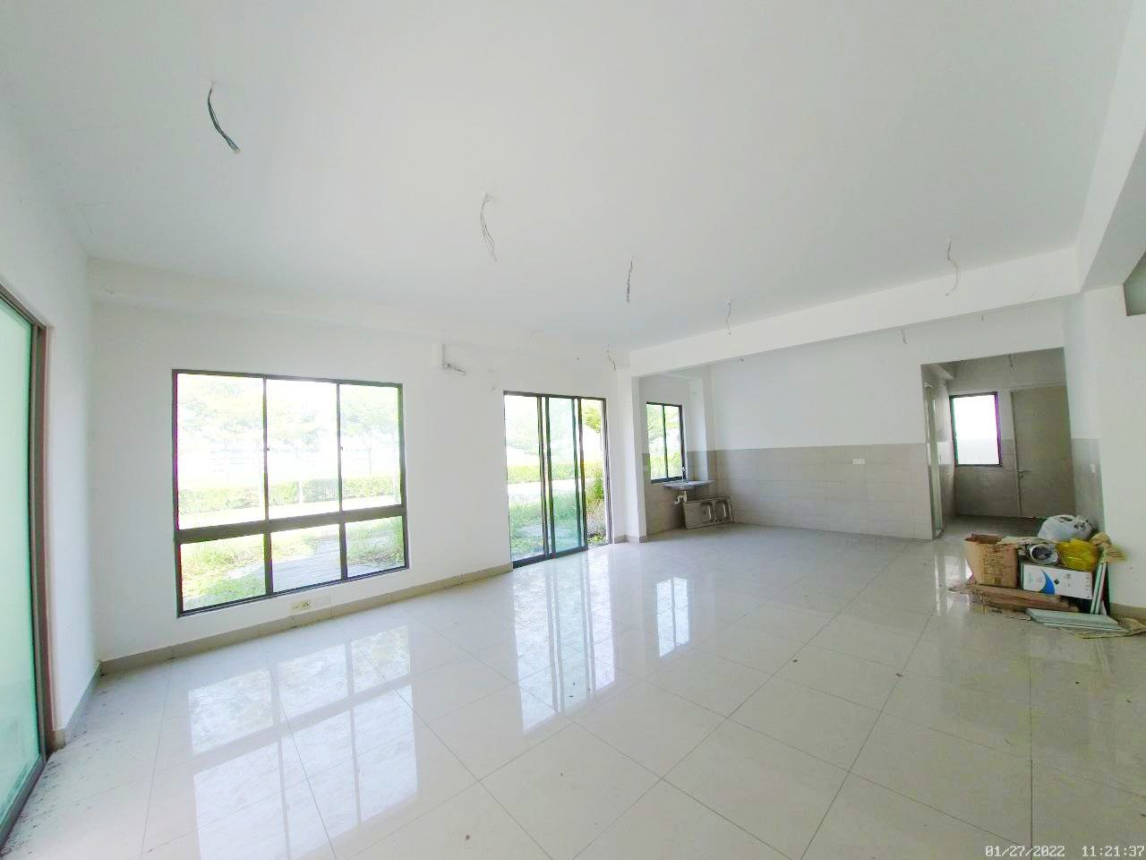 CORNER LOT 3 STOREY LAKE POINT RESIDENCE PHASE 1 C - photo 4