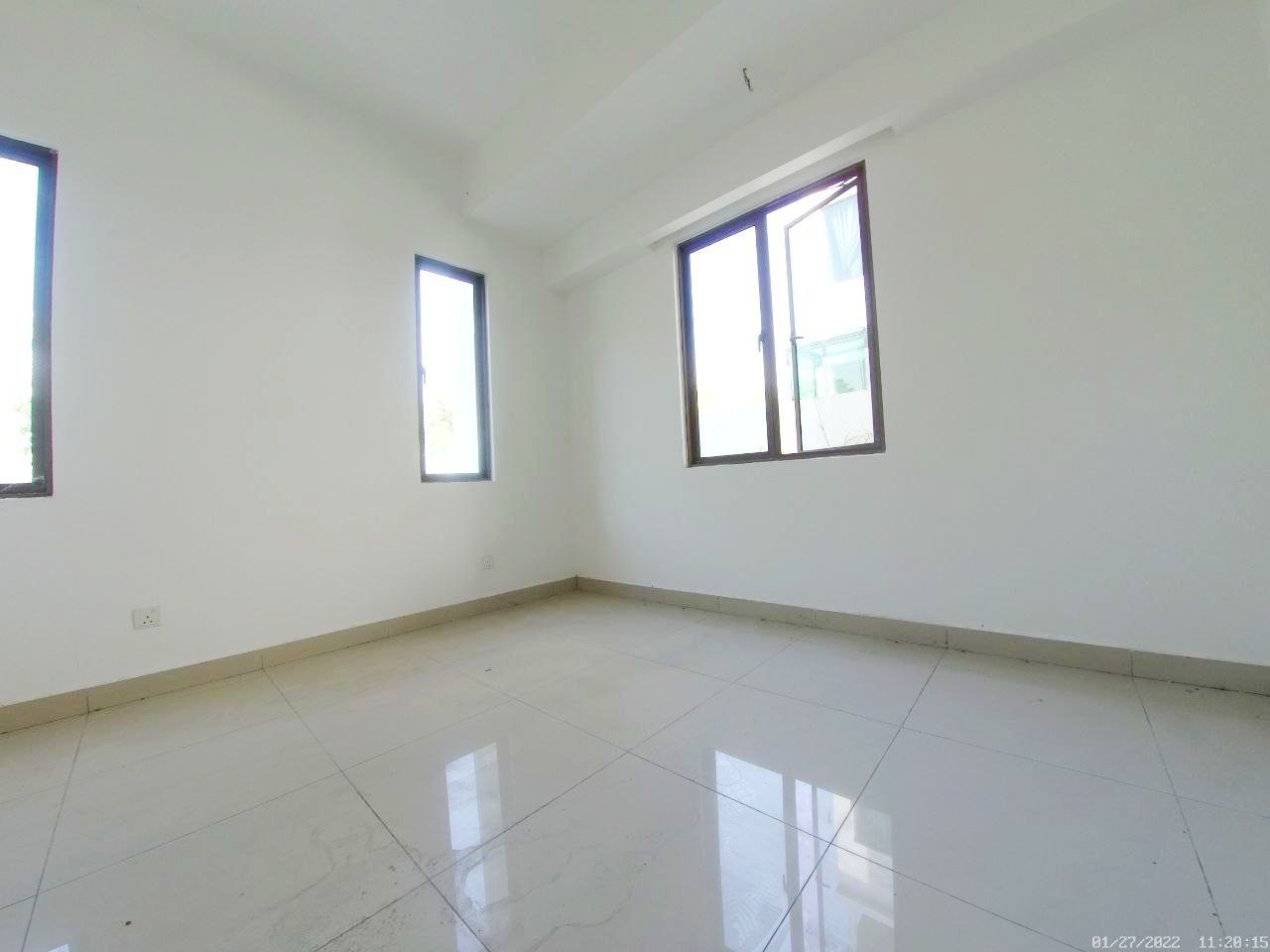CORNER LOT 3 STOREY LAKE POINT RESIDENCE PHASE 1 C - photo 8
