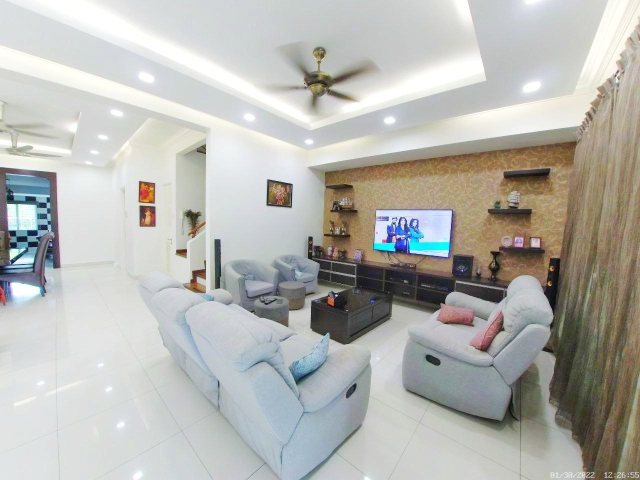 RENOVATED PARTIALLY FURNISHED 2 5 STOREY SUPERLINK - photo 4