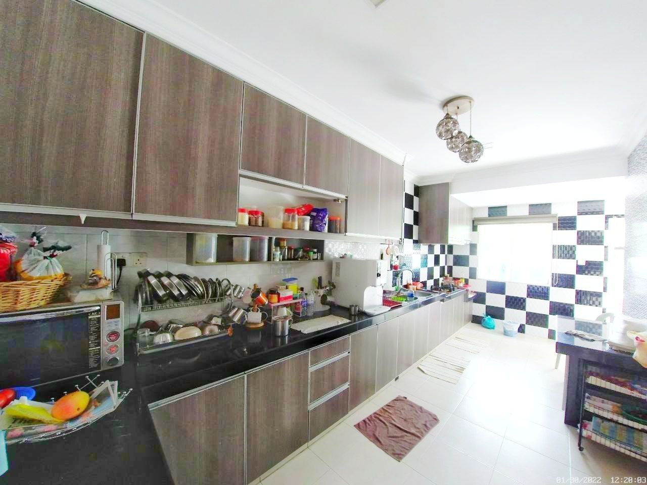 RENOVATED PARTIALLY FURNISHED 2 5 STOREY SUPERLINK - photo 9