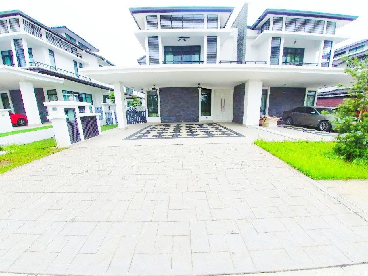 FACING OPEN DOUBLE STOREY SEMI D TENDERFIELDS ECO - photo 1