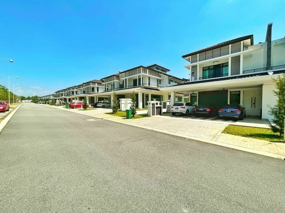FACING OPEN DOUBLE STOREY SEMI D TENDERFIELDS ECO - photo 2
