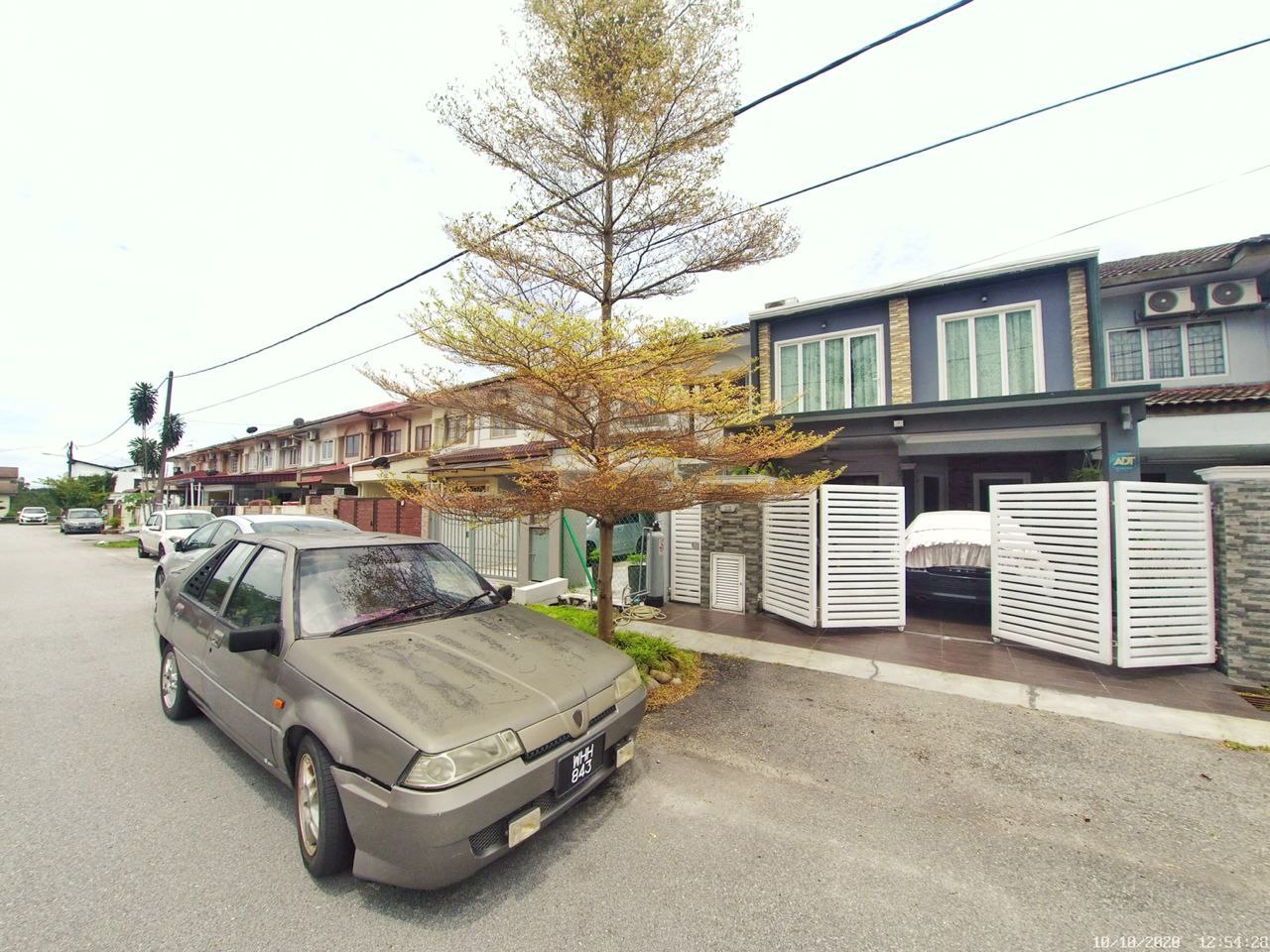RENOVATED PARTLY FURNISHED DOUBLE STOREY USJ3 SUBA - photo 2