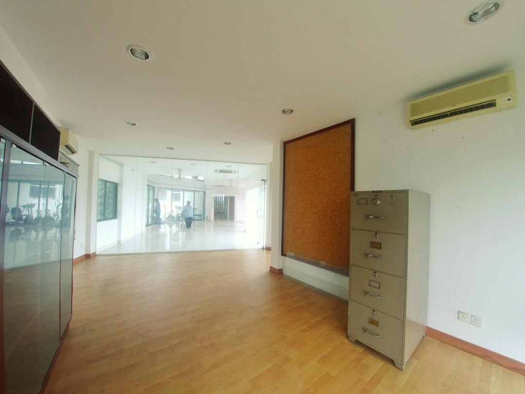 PRIVATE POOL LIFT 3 STOREYS DETACHED BUNGALOW BUKI - photo 6
