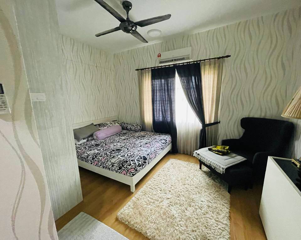 BEAUTIFUL FULLY FURNISHED SAUJANA ASTER CONDO PRES - photo 4