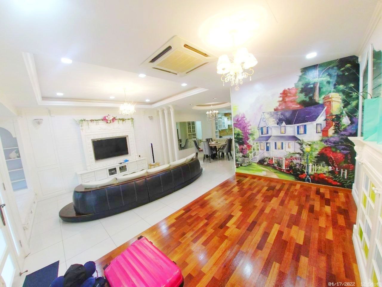 FACING OPEN FULLY RENOVATED 2 5 STOREY SUPERLINK U - photo 3
