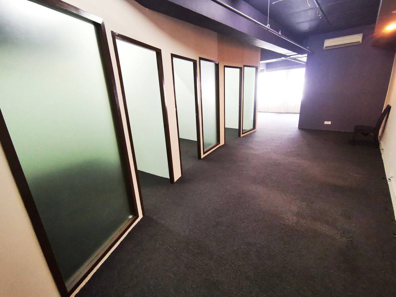 Renovated Office Lot unit Kelana Jaya Square Kelan - photo 4