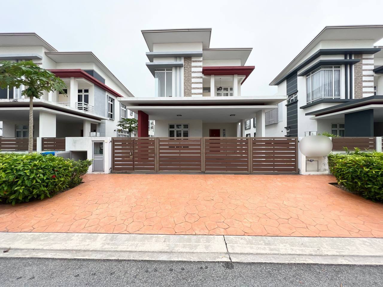 Double Storey Bungalow Casa Idaman Setia Alam Sha