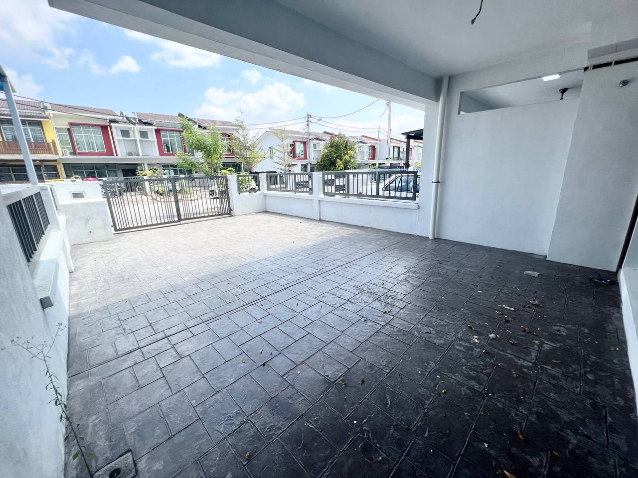 Double Storey Terrace Mapel Hillpark Puncak Al - photo 2