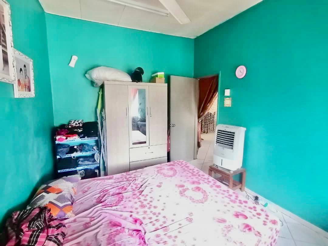 Single Storey Terrace Bandar Rinching Seksyen 6 Se - photo 5