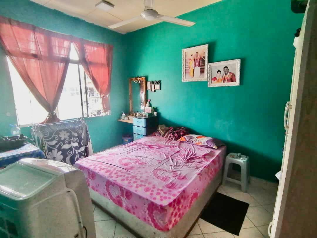 Single Storey Terrace Bandar Rinching Seksyen 6 Se - photo 6