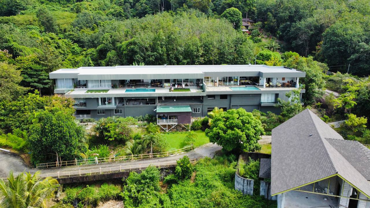 Contemporary Hillside Villa With Panoramic Sea Vie - photo 2
