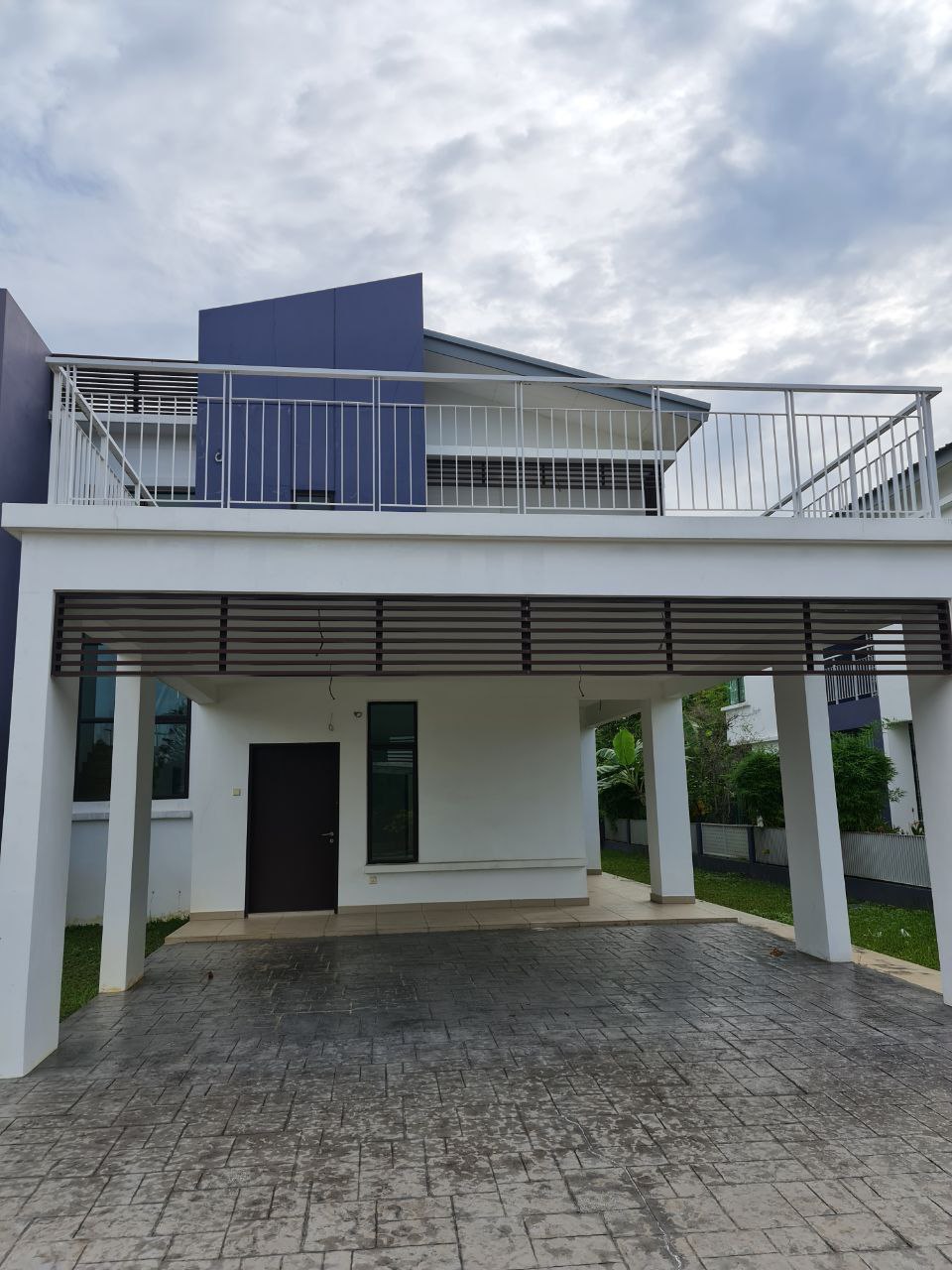 NICE 2 Storey Semi D For Sale at Perdana Lakeview