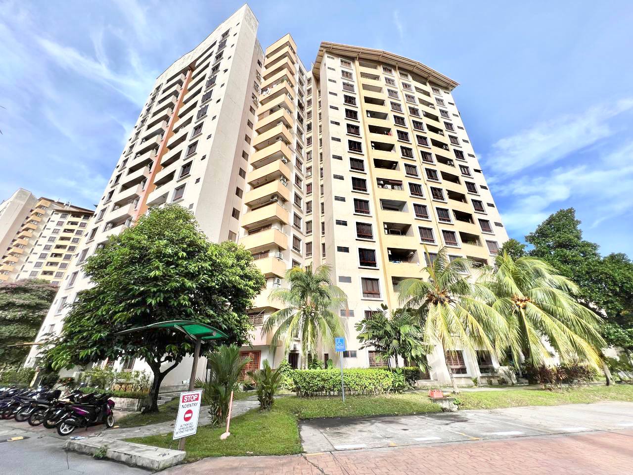 Palm Spring Condominium Kota Damansara - photo 1