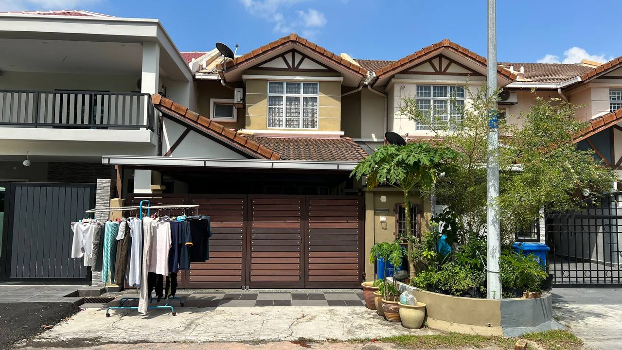 2 Storey House at Desa Latania Seksyen 36 Shah Ala