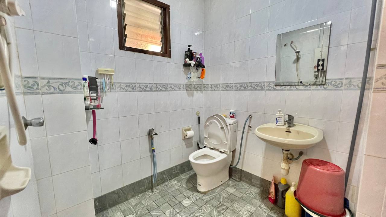 2 Storey House at Desa Latania Seksyen 36 Shah Ala - photo 9