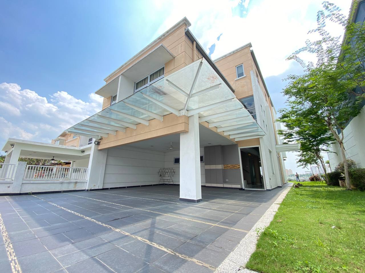 3 Storey Zero Lot Bungalow Lake Belva Taman Tasik