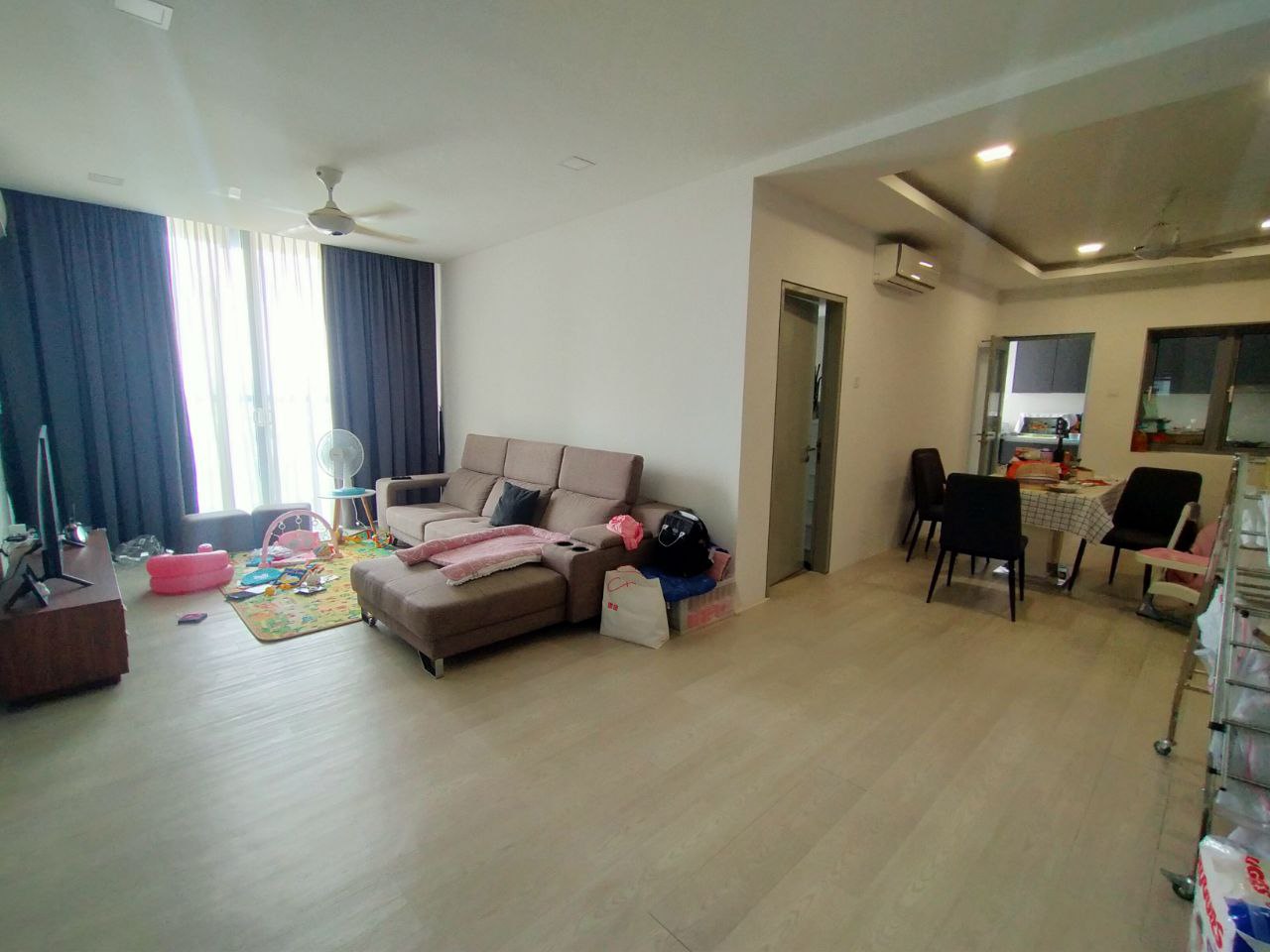PARTIALLY FURNISHED CONDO Lakefront Residence C - photo 4