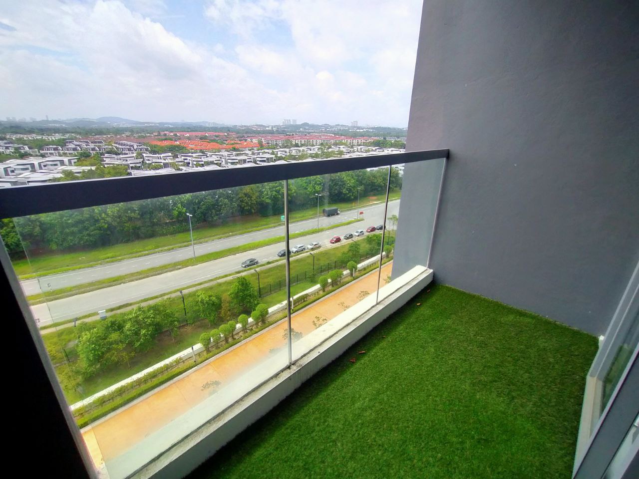 PARTIALLY FURNISHED CONDO Lakefront Residence C - photo 7