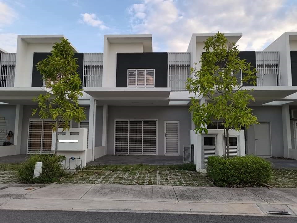 2 STOREY TERRACE HOUSES CASA GREEN CYBERSOUTH