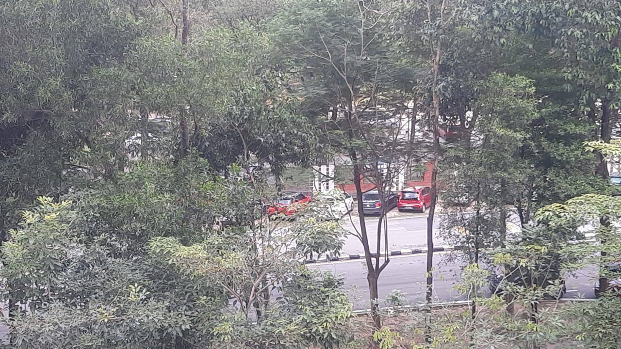Suasana Lumayan Jln Tasik Permaisuri Bandar Tun Ra - photo 7