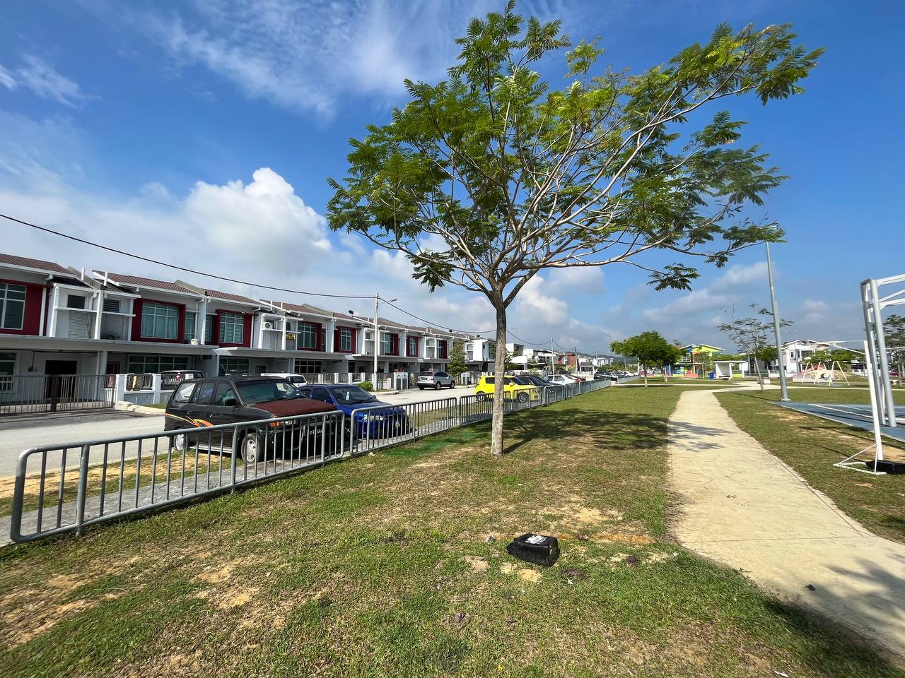 Facing open 2 Storey Terrace at Bandar Hillpark Ba - photo 2