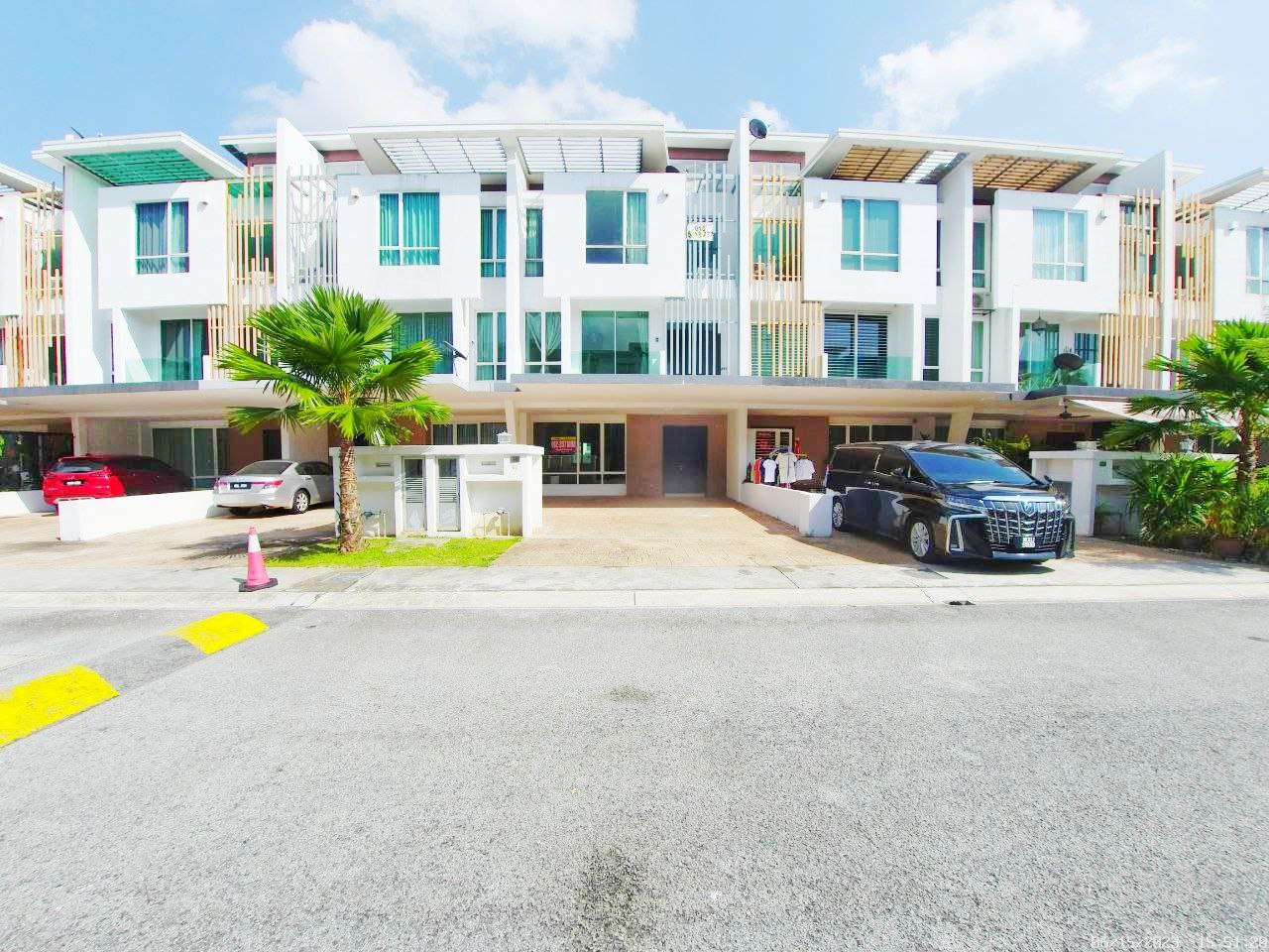 3 STOREY SUPERLINK CASSIA GARDEN RESIDENCE CYBERJA