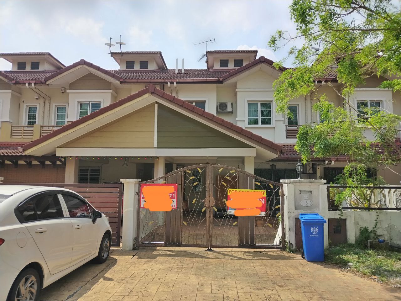 2 Storey Terrace Anjung Kristal Seksyen 7 Shah Ala