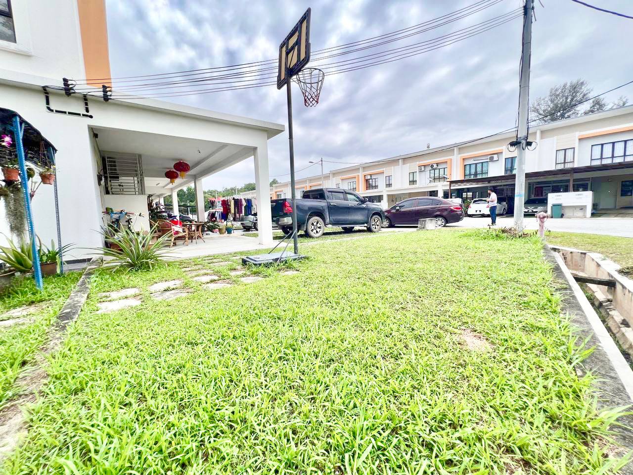 Corner Lot Upper Unit Villa Kesuma Townhouse - photo 2