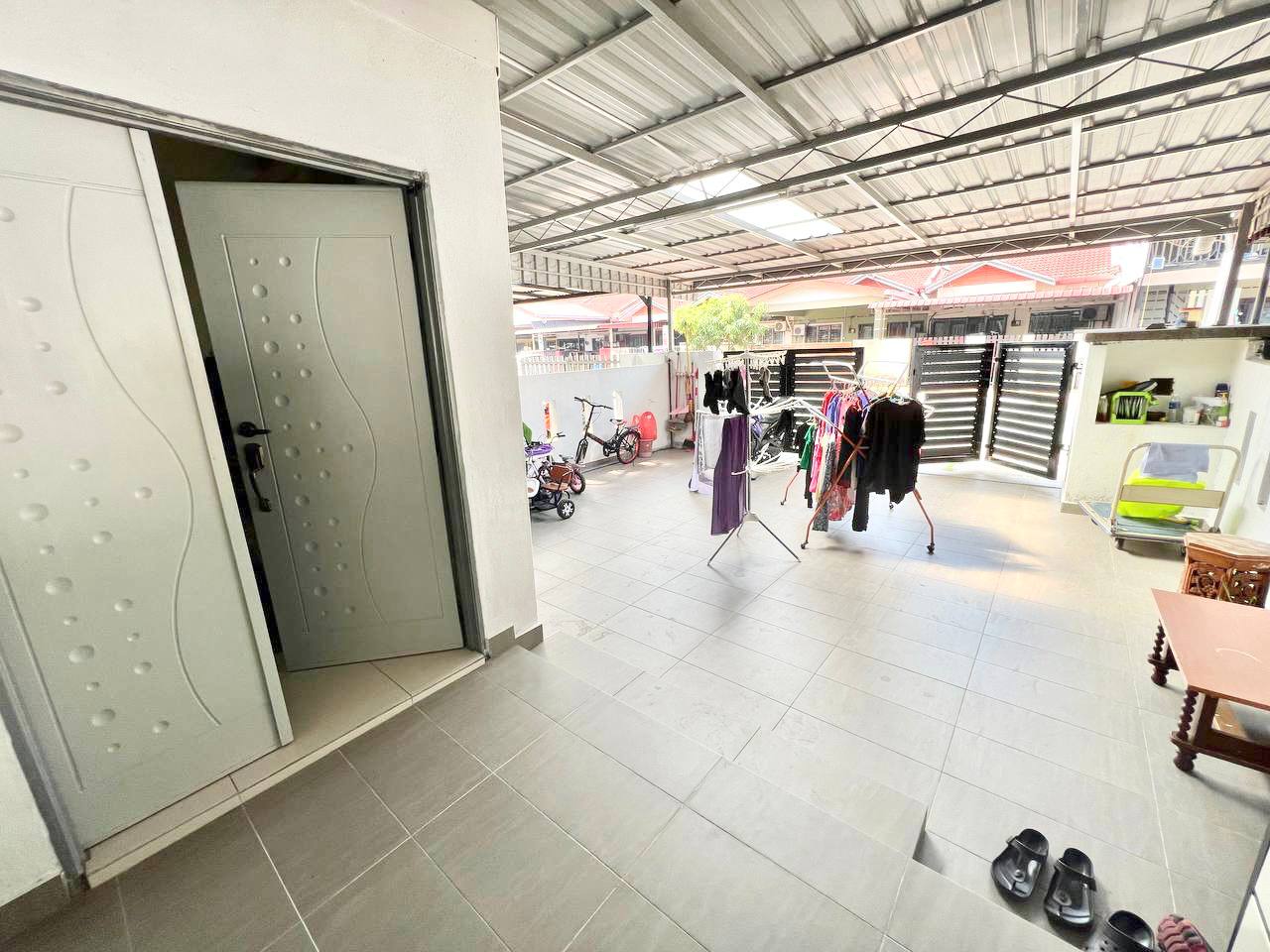 Renovated Single Storey Terrace Jln Tanjung Gelang - photo 2