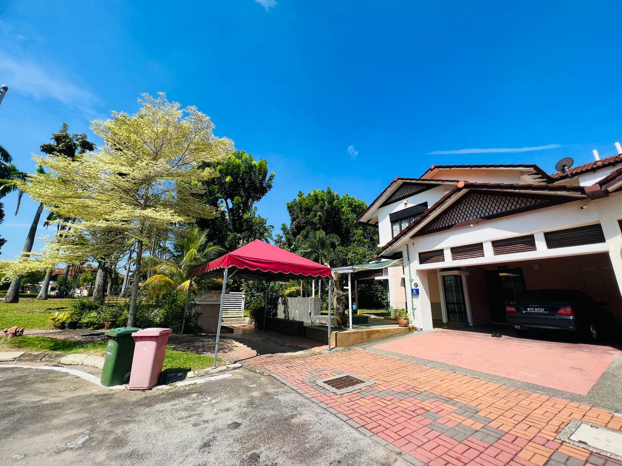 RENOVATED Semi D Corner Lot Presint 10, Putrajaya