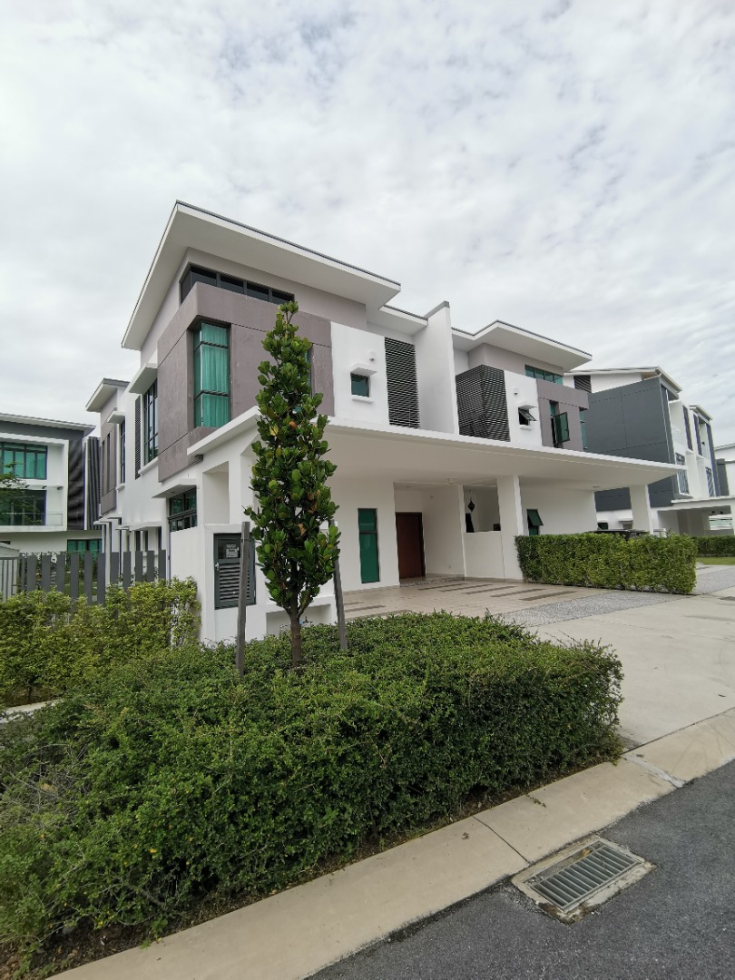 Freehold Semi-D Seja ...