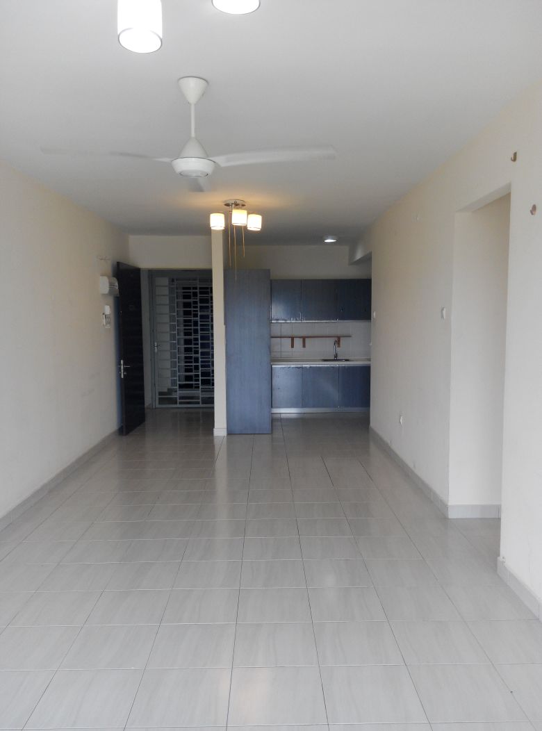 Koi kinrara condo, 1072sf, with kitchen cabinet - photo 3