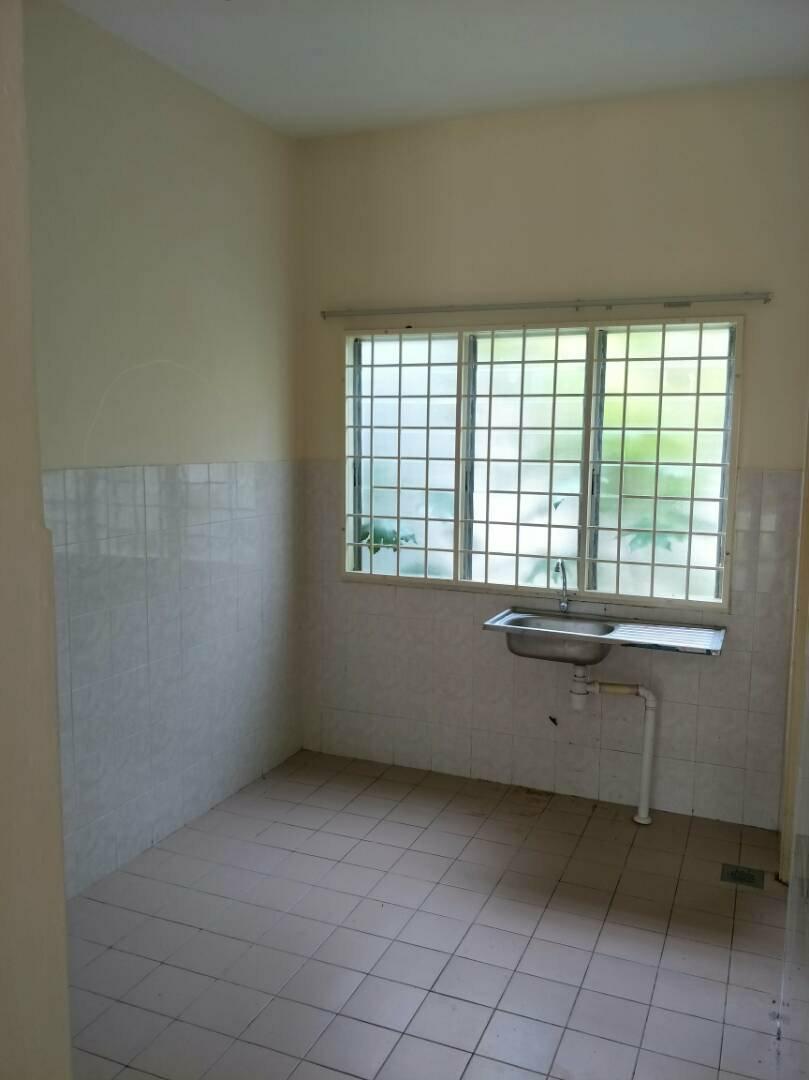 2sty Puchong Utama 8 basic unit, good condition - photo 5